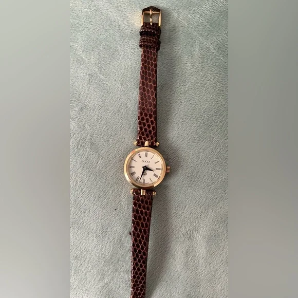 The CUTEST GUCCI watch model💖💖 - Picture 5 of 13